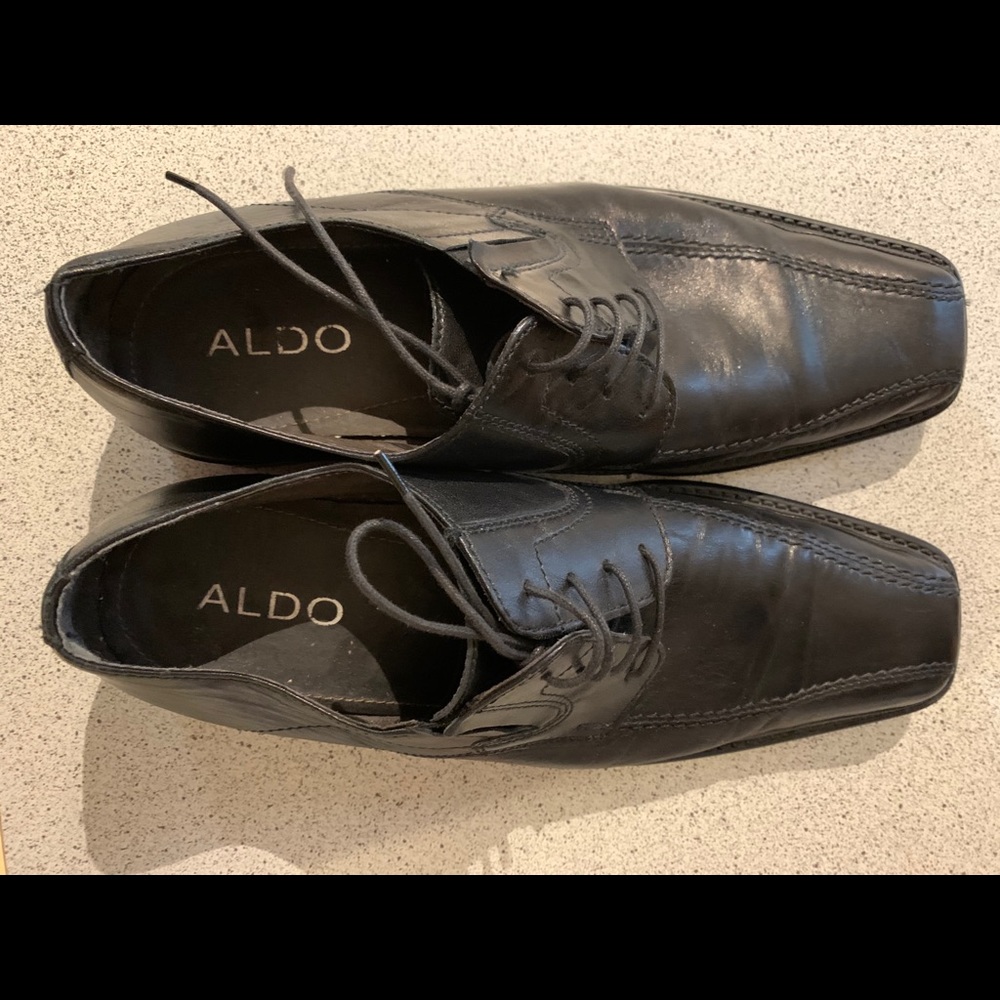 Men’s dress shoes